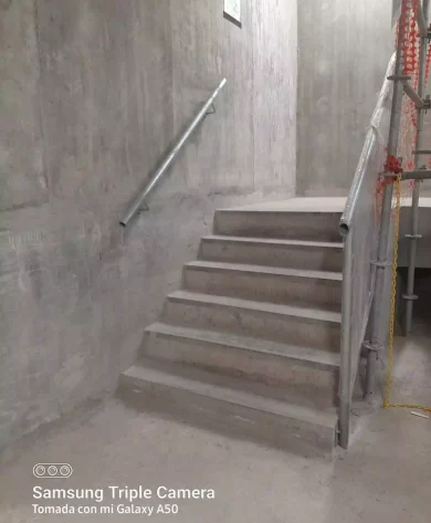 HERRERÍAS  ESCALERAS DE SERVICIO