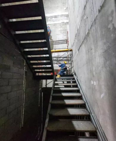 HERRERÍAS  ESCALERAS DE SERVICIO